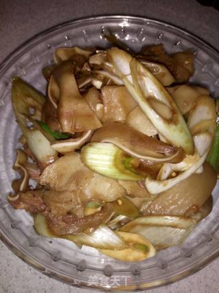 Pork Ears Mixed with Green Onions recipe