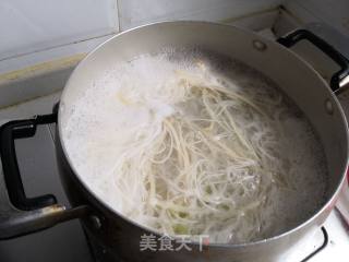 Spicy and Sour Pork Noodle Soup recipe