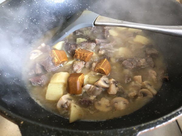 Beef Stew with Curry Potatoes recipe
