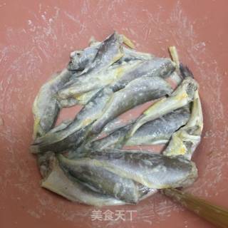 Pan Fried Small Yellow Croaker recipe