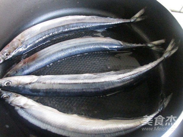 Pan-fried Saury recipe