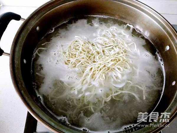 Noodles with Cold Sauce recipe