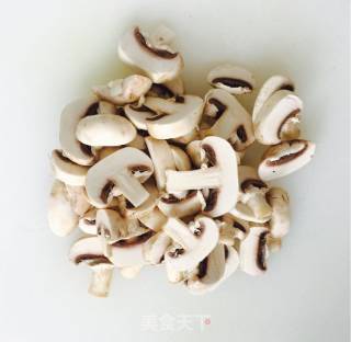 Stir-fried Pork with Agaricus Bisporus recipe