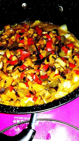 Mushrooms, Color Pepper and Cabbage Pot recipe
