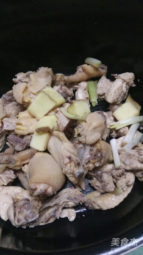 Mushroom Chicken Soup Recipe - Simple Chinese Food