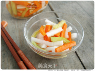 [cantonese Style Three-color Kimchi] Crispy, Sweet and Sour recipe