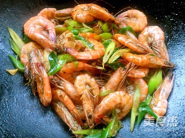Stir-fried Sea Prawns with Shallots recipe