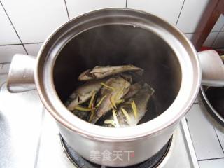 Deciphering Tip of The Tongue 2-red Dates, Crucian Carp and Papaya Soup recipe