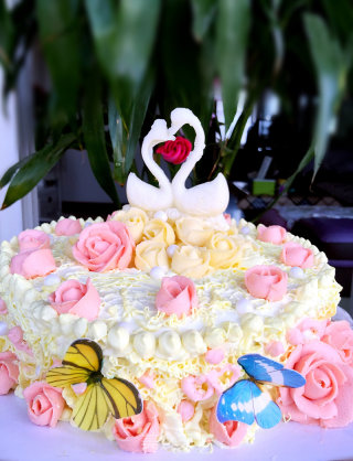 Lovebird Couple Cake recipe