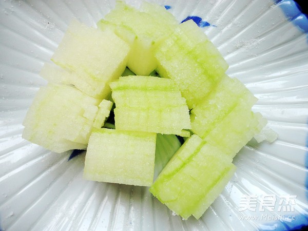 Fuyang Snack Melon and Chrysanthemum recipe