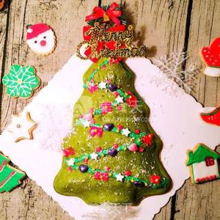 Matcha Yogurt Christmas Tree Cake recipe