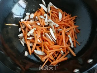 Stir-fried Beef with Carrots recipe