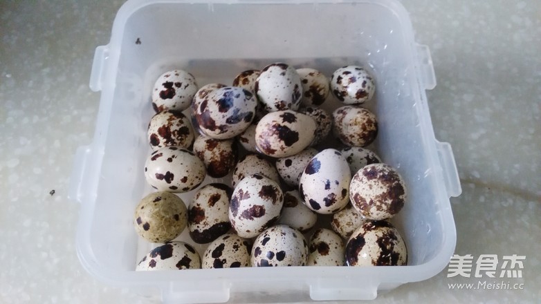 Marinated Quail Eggs recipe