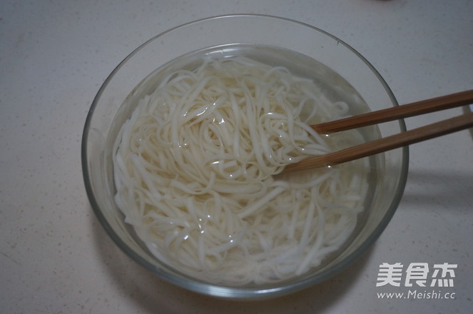 Shacha Egg Chili Noodles recipe