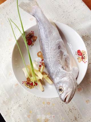 Sweet and Sour Yellow Croaker recipe