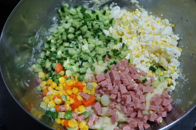 Learn The Simple and Delicious Japanese Mashed Potato Salad in 1 Minute recipe