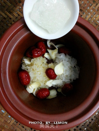 Beautiful Stunner-white Fungus and Red Jujube Soup recipe