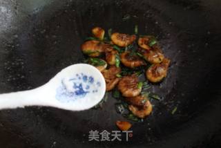 Stir-fried Arctic Shrimp with Garlic Seedlings recipe