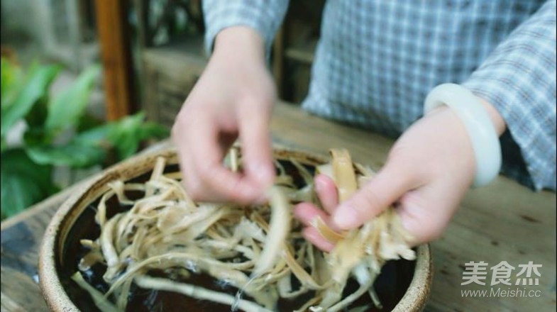 Stir-fried Twice-cooked Pork with Dried Bamboo Shoots recipe