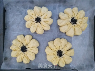 #四session Baking Contest and is Love to Eat Festival# Coconut and Flower Bread recipe