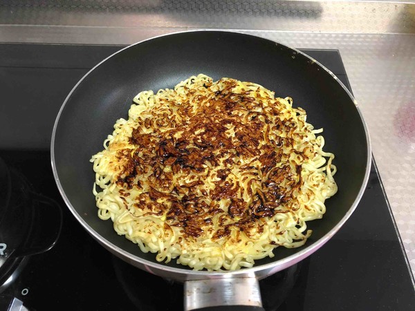 Egg-flavored Instant Noodles recipe