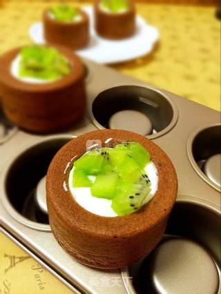 High-value Cocoa Cream Fruit Cake Cup recipe