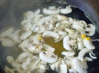 [yiru's Private Room Diet and Health Soup Soup] Make Your Own Nutrition and Health Soup---fresh Mushroom and Corn Soup recipe