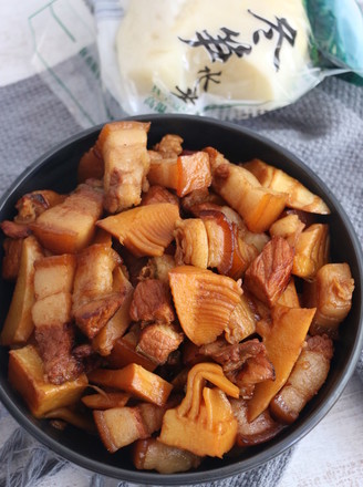 Roast Pork with Winter Bamboo Shoots recipe