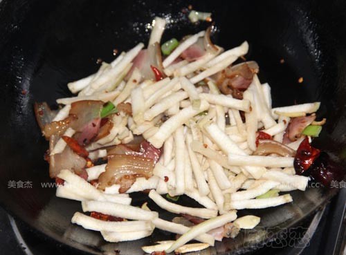 Stir-fried Bacon with Dried Radish recipe