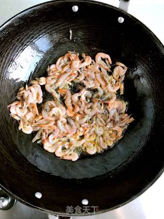 Stir-fried River Prawns with Leek recipe