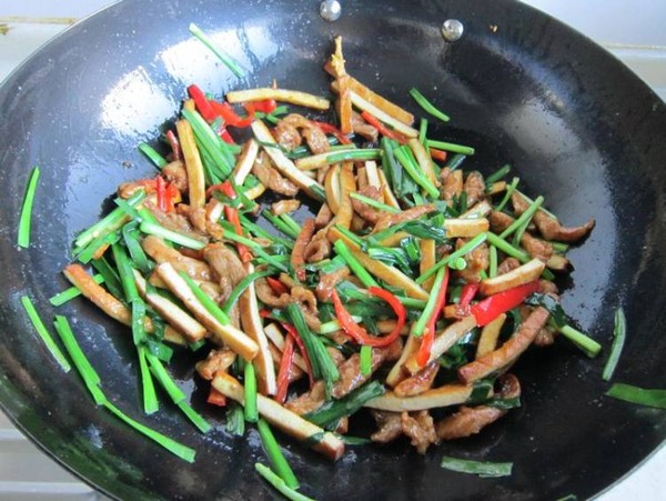 Stir-fried Lamb with Leek recipe