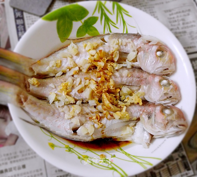 Steamed Horse Head Fish with Golden and Silver Garlic 🐠 recipe