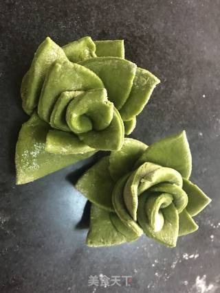 Barley Grass Succulent Steamed Buns recipe