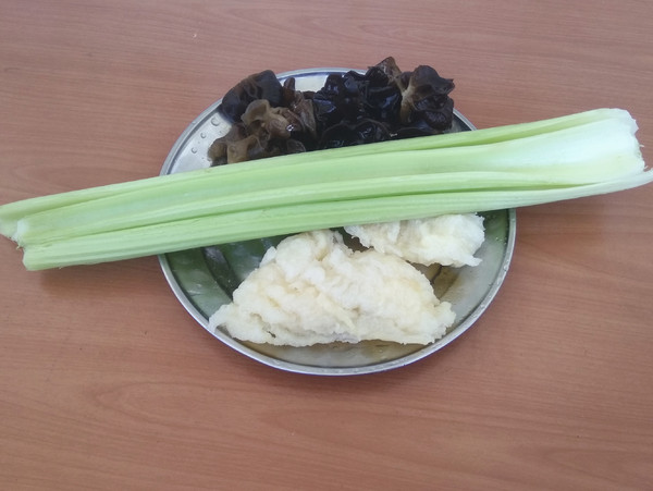 Stir-fried Celery with Fish Maw recipe
