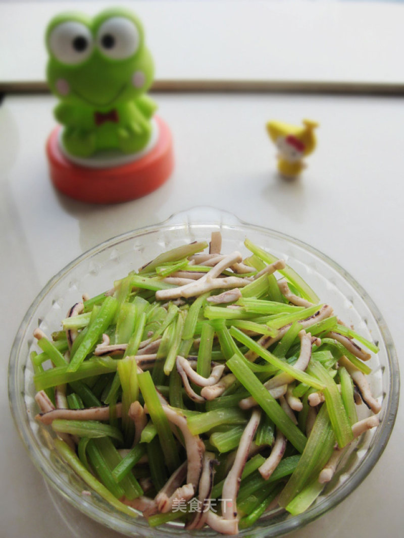 Fried Squid with Celery recipe