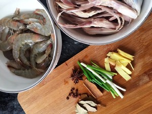 Braised Duck Tongue, Prawns, Duck Gizzards recipe