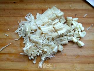 Enoki Mushroom Fried Noodle recipe