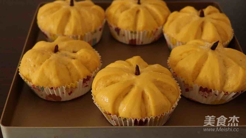 Golden Pumpkin Honey Bean Buns recipe