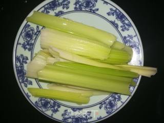 Celery Mixed with Fungus recipe