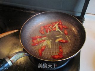 Stir-fried Duck Intestines with Leek Flowers recipe