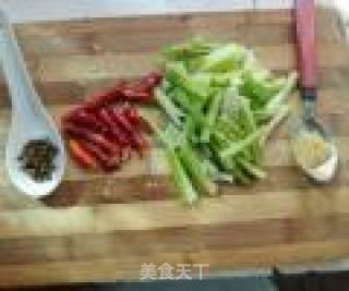 Stir-fried River Prawns with Celery recipe