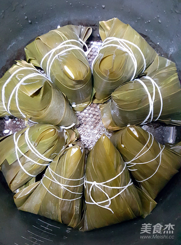 Traditional Jiangmi Red Date Zongzi recipe