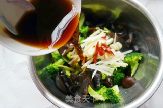 #trust之美#mixed Broccoli with Fungus recipe