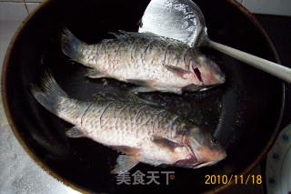 【autumn and Winter Green Shield】--- "garlic Carrot Soup with Carp" recipe
