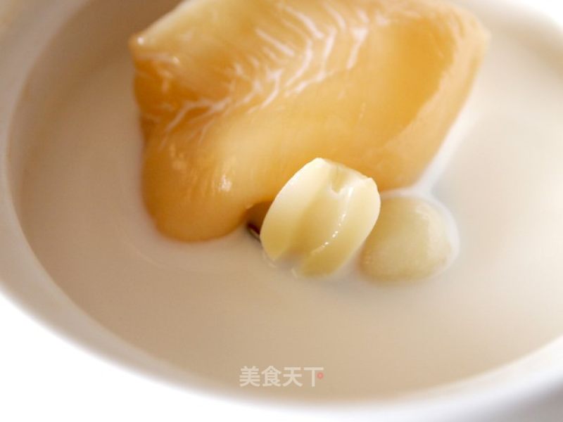 Lotus Seed and Rock Sugar Stewed Flower Gum recipe