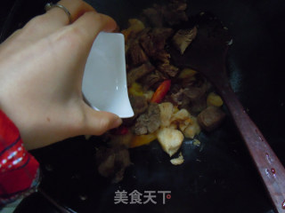 [fried Beef Brisket with Hericium Mushroom] recipe