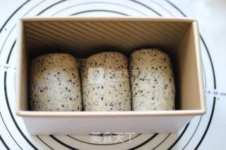 #aca烤明星大赛#——black Sesame Whole Wheat Toast recipe