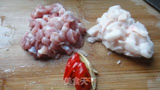 Fried Pork with Shredded Garlic Sprouts recipe