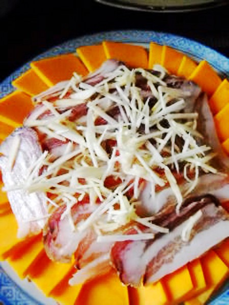 Steamed Pumpkin with Chopped Pepper and Bacon recipe