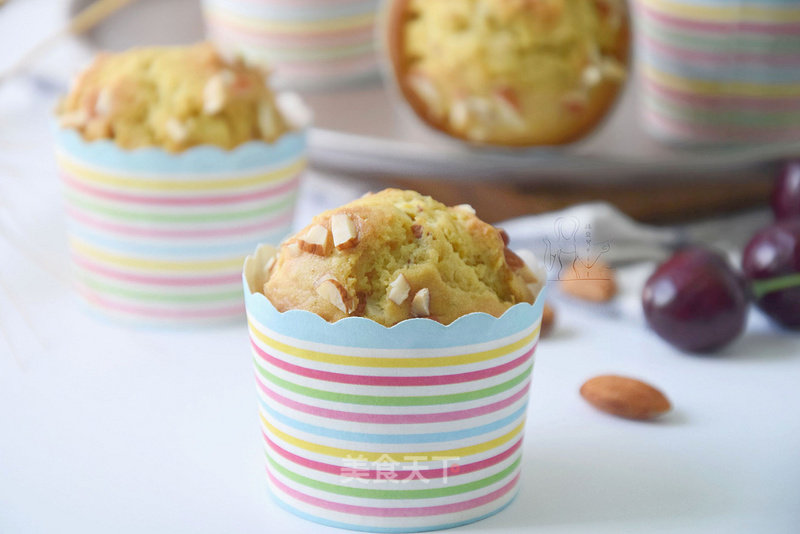 #aca烤明星大赛# Lemon Almond Cupcakes recipe
